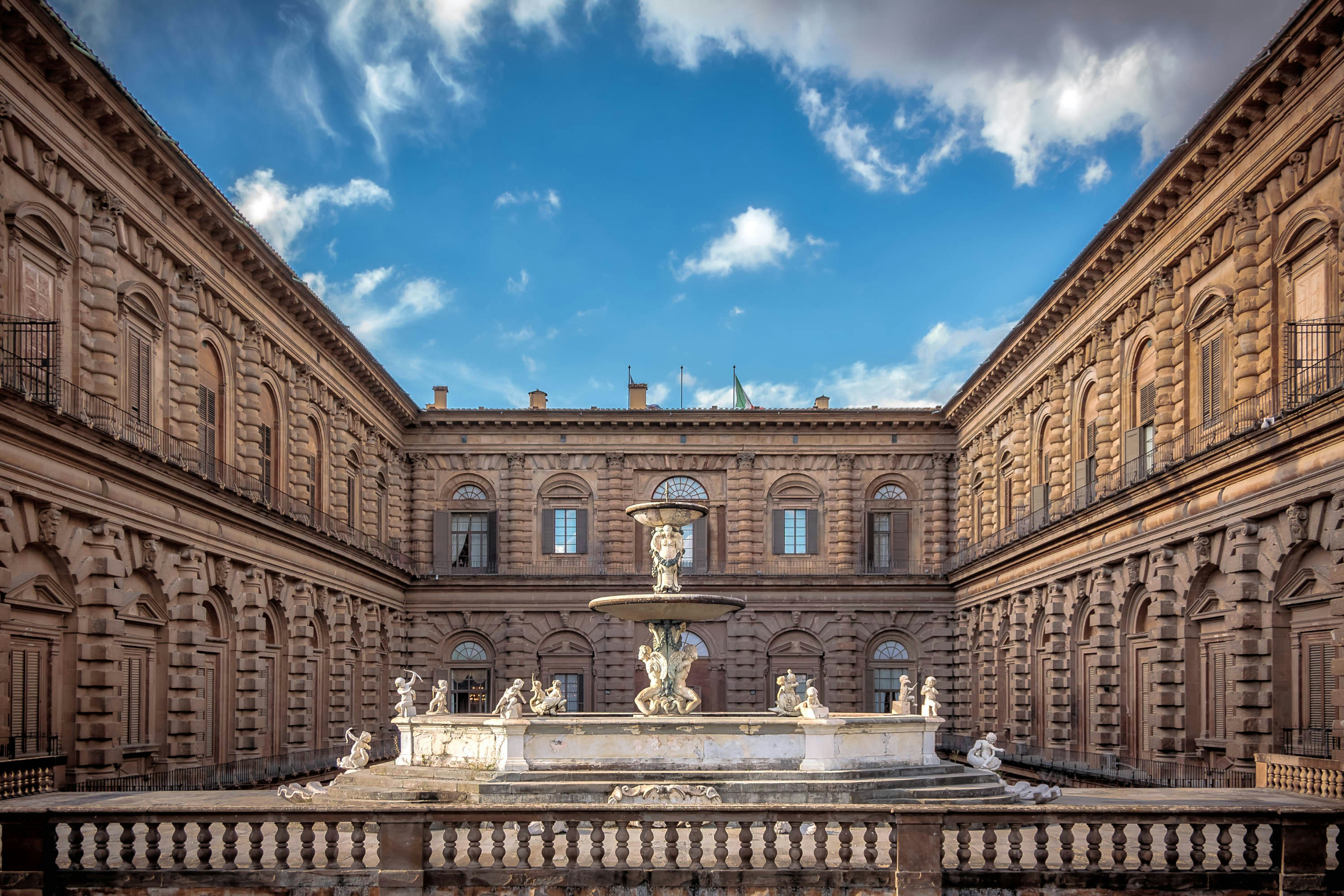 Palazzo Pitti courtyard with fountain